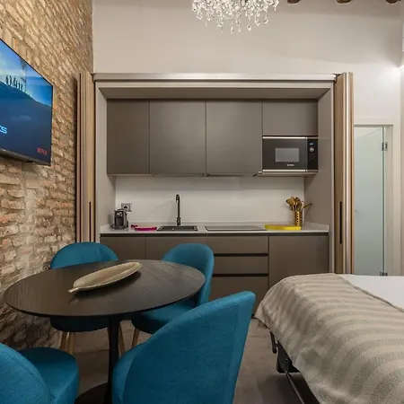 Apartamento Guesthost - Jungle Ferrara